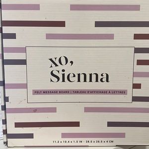 Xo, Sienna felt message board